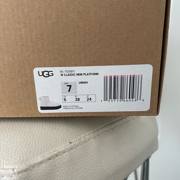 BRAND NEW UGG Mini Platform - Picture 7 of 7